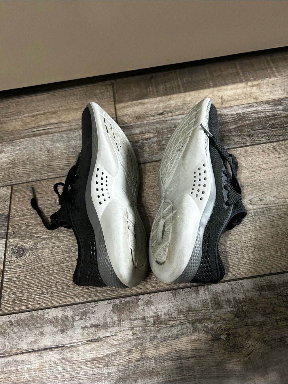 CROCS Black lite ride Lace-Up Athletic Sneakers - Picture 7 of 8